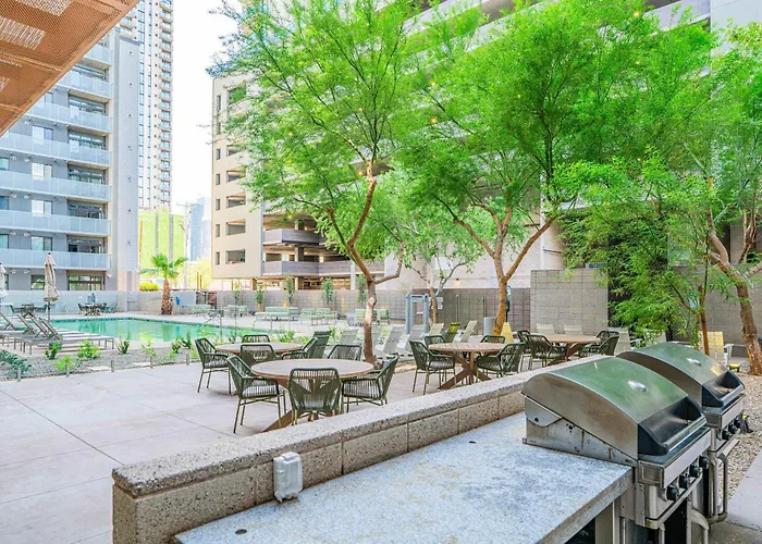 Relaxing 2bd - Downtown - Gym, Pool, Parking Apartamento