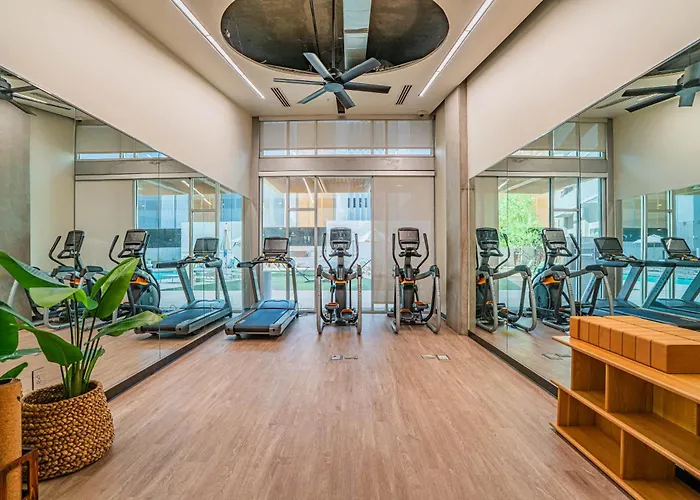 Relaxing 2bd - Downtown - Gym, Pool, Parking Apartamento *