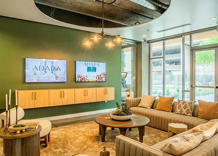 Relaxing 2bd - Downtown - Gym, Pool, Parking Phoenix