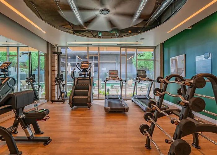 Relaxing 2bd - Downtown - Gym, Pool, Parking *